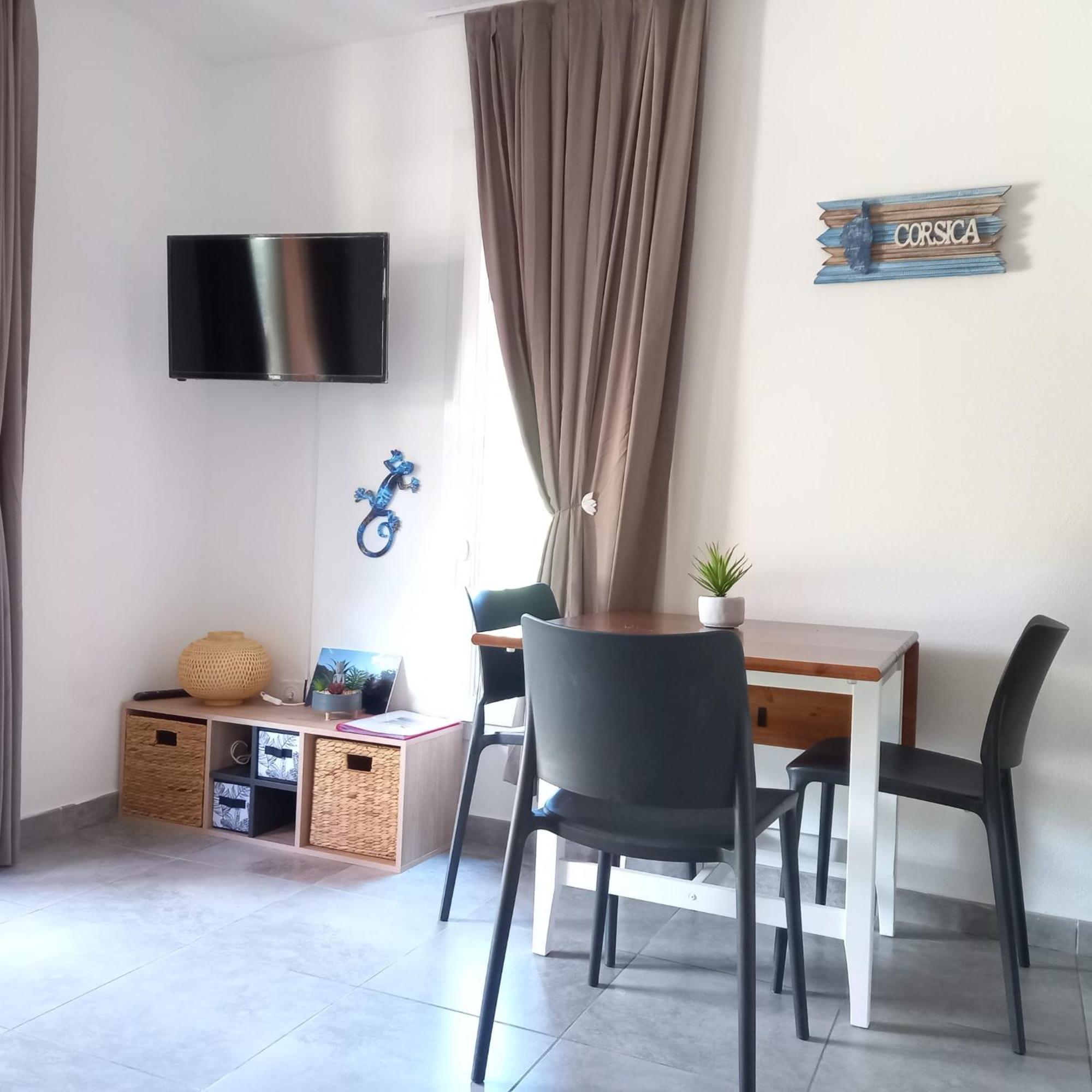 Residence Hoteliere Les Hameaux De Saint Cyprien 25 M2 Lecci Exteriör bild