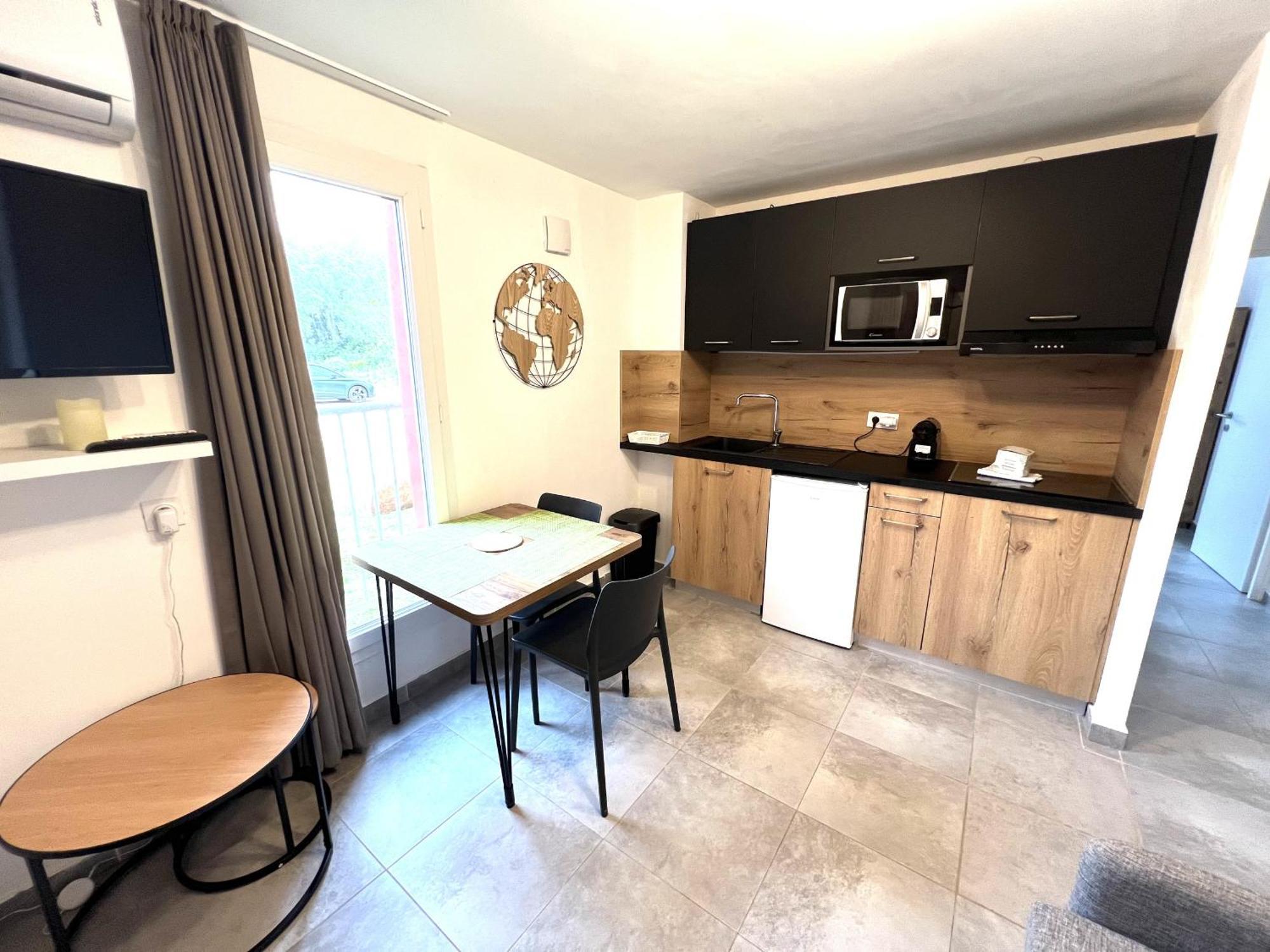 Residence Hoteliere Les Hameaux De Saint Cyprien 25 M2 Lecci Exteriör bild