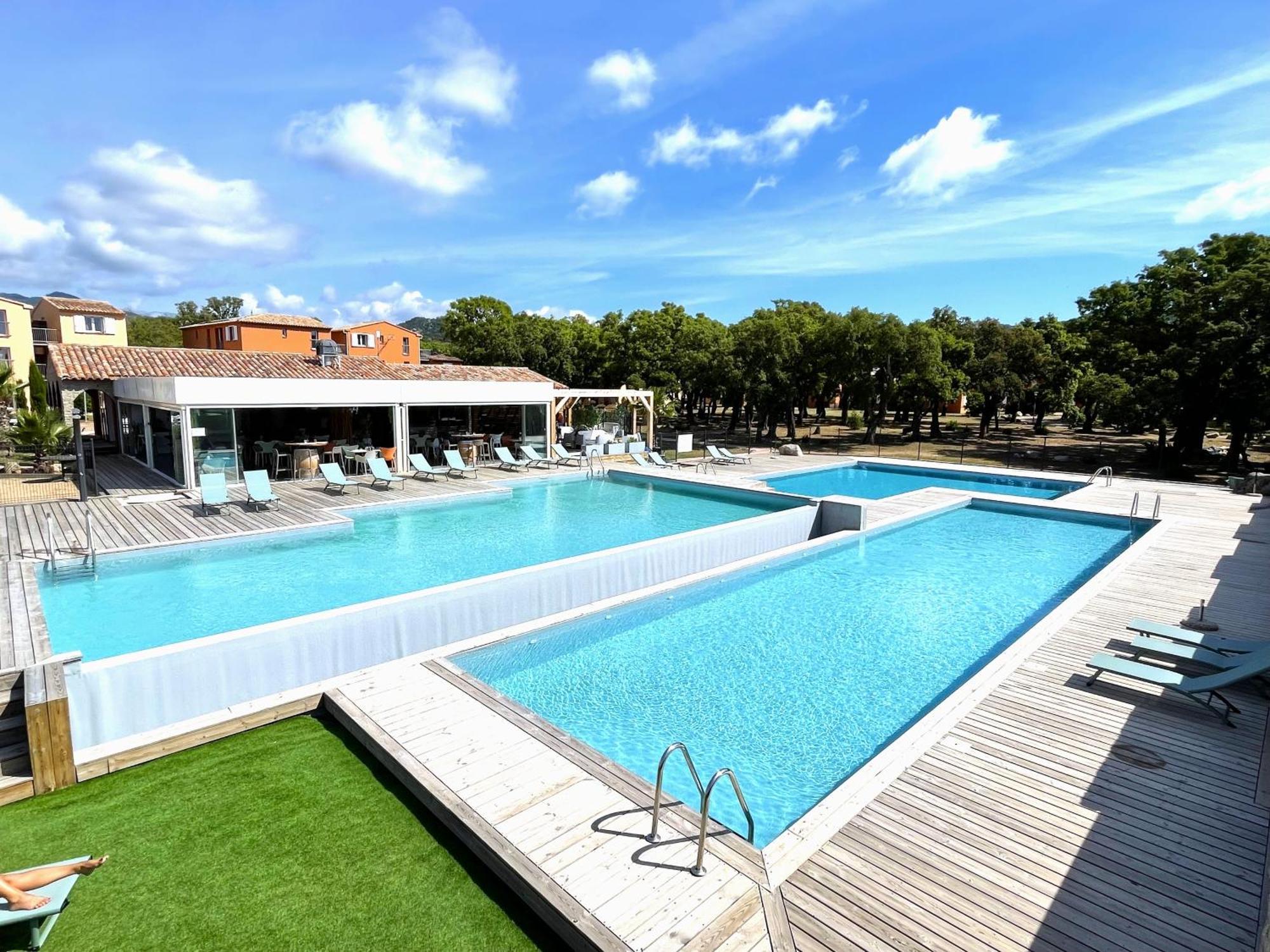 Residence Hoteliere Les Hameaux De Saint Cyprien 25 M2 Lecci Exteriör bild
