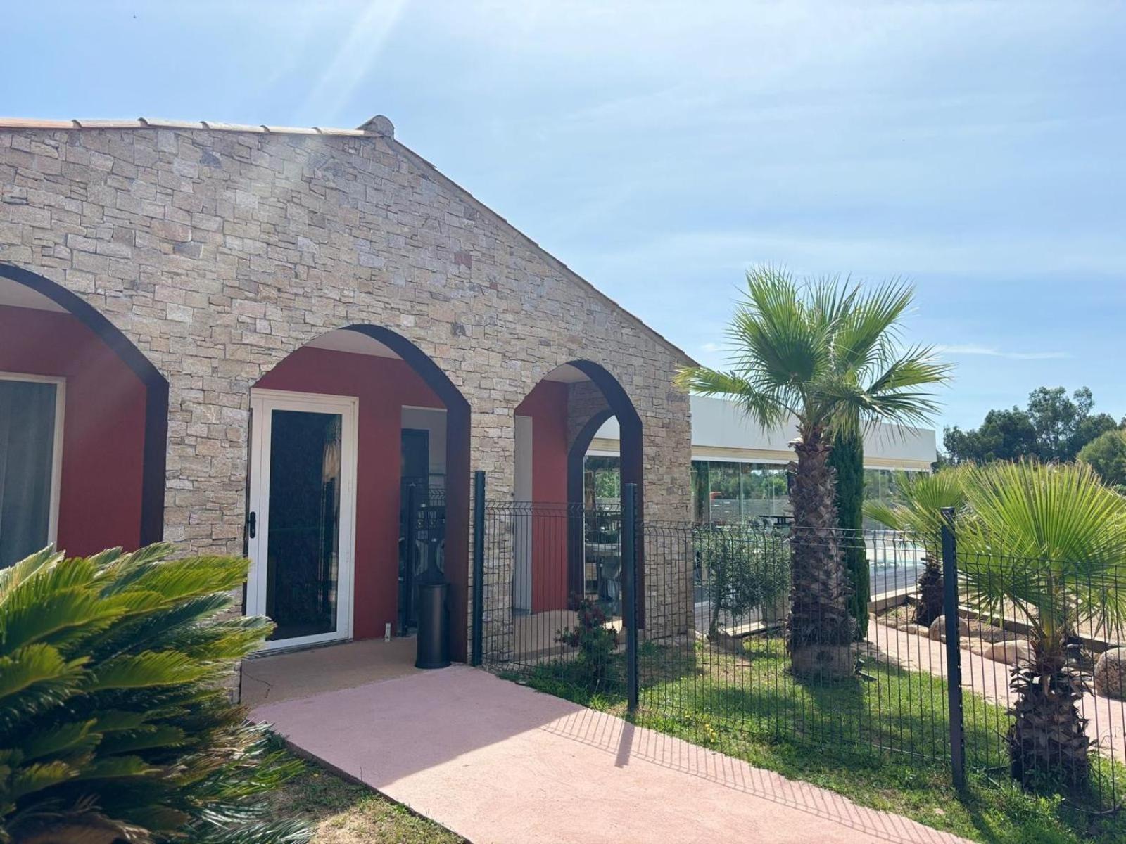 Residence Hoteliere Les Hameaux De Saint Cyprien 25 M2 Lecci Exteriör bild