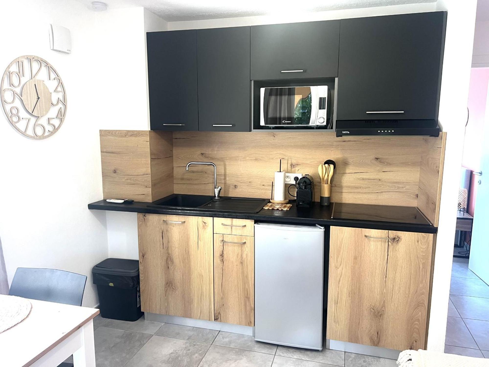 Residence Hoteliere Les Hameaux De Saint Cyprien 25 M2 Lecci Exteriör bild
