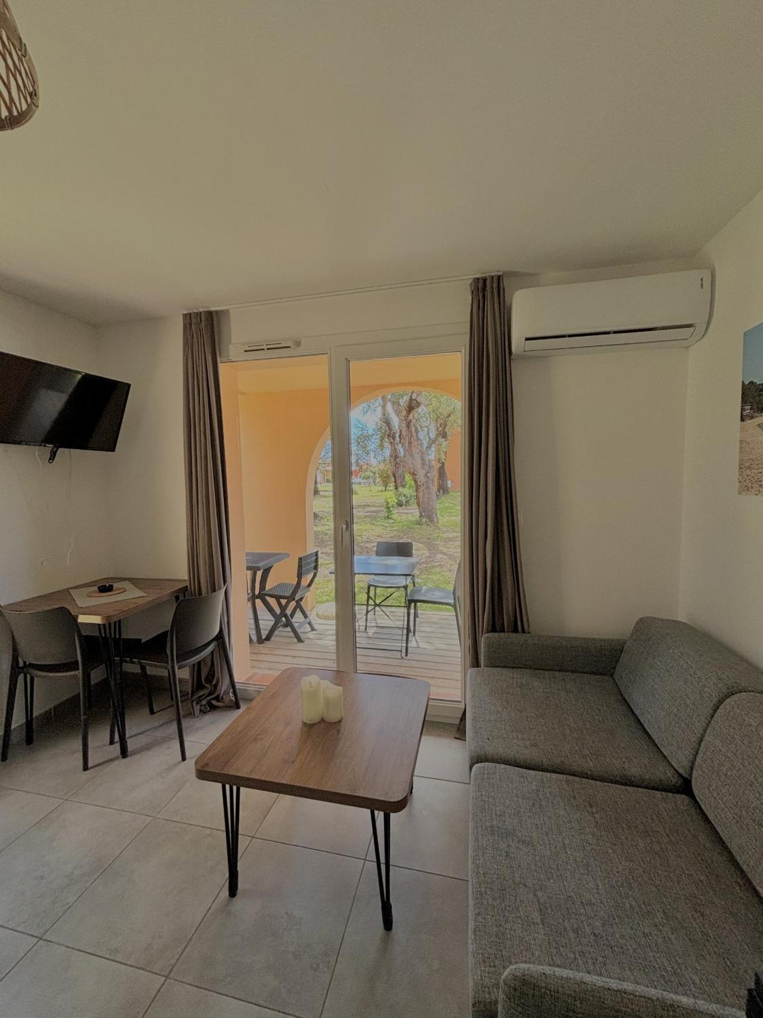 Residence Hoteliere Les Hameaux De Saint Cyprien 25 M2 Lecci Exteriör bild